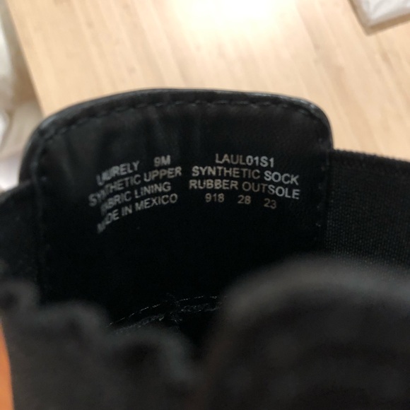 Steve Madden Laurely Chelsea Boots - Picture 8 of 10